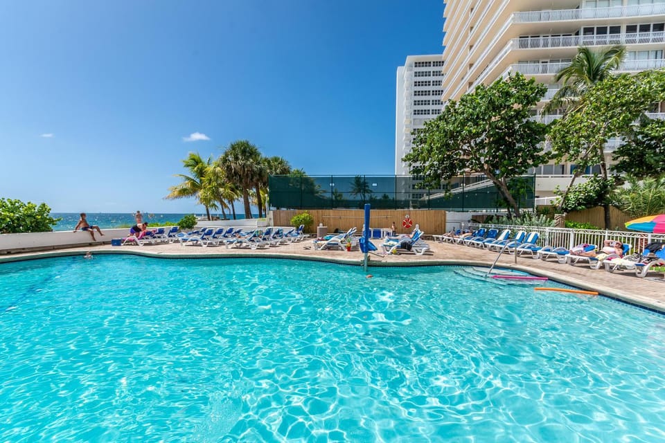 Day, Pool view, Swimming pool, sunbed