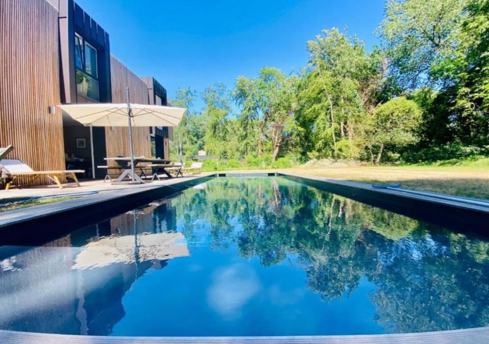 Natural landscape, Garden, Garden view, Pool view, Swimming pool, sunbed