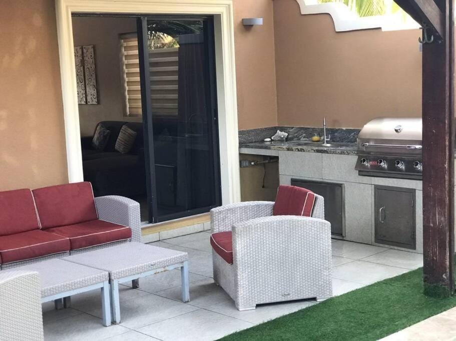 LUXURIOUS 3 BEDROOM HOUSE IN GOLD COAST House in Noord
