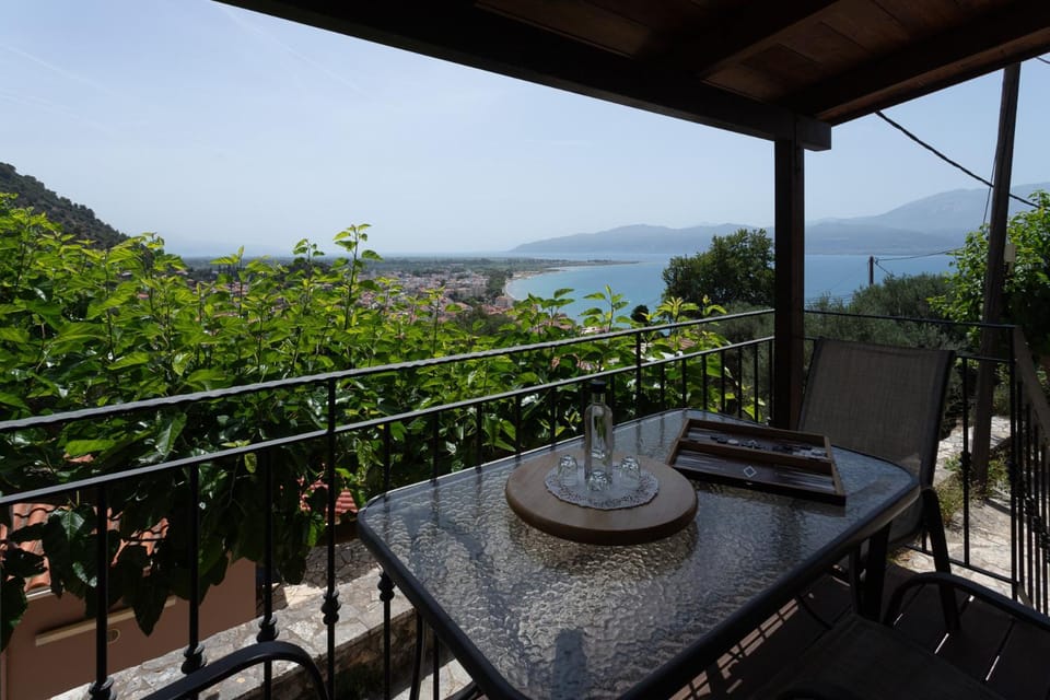 View (from property/room), Balcony/Terrace, Mountain view, Sea view