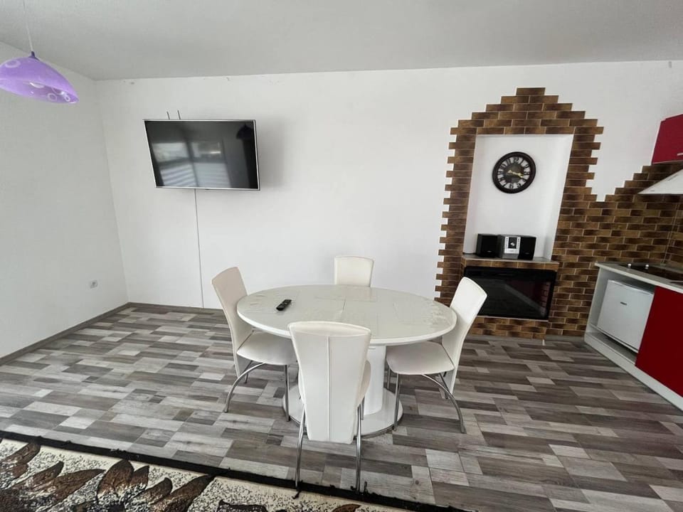 TV and multimedia, Dining area