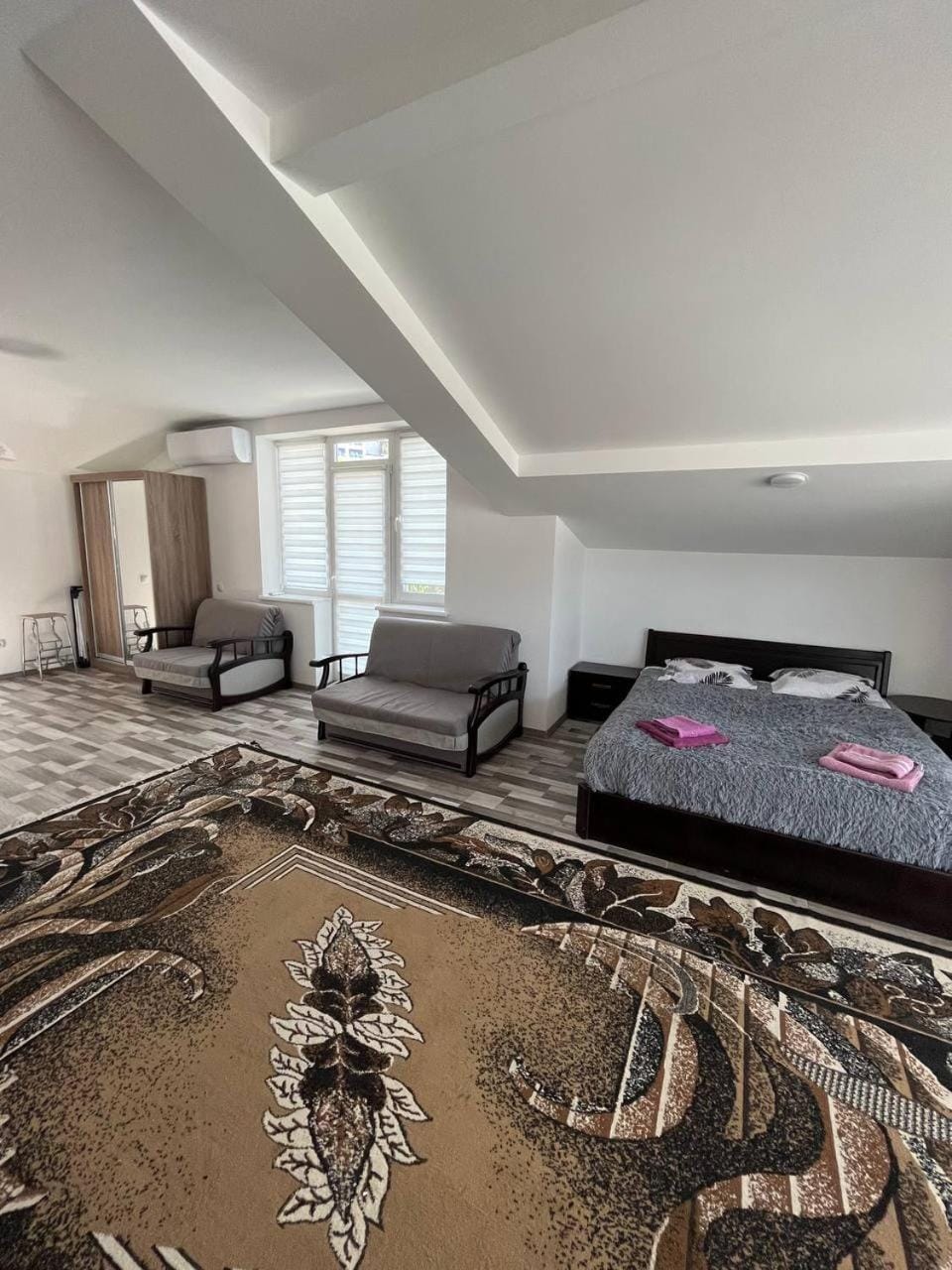 Bed, Photo of the whole room