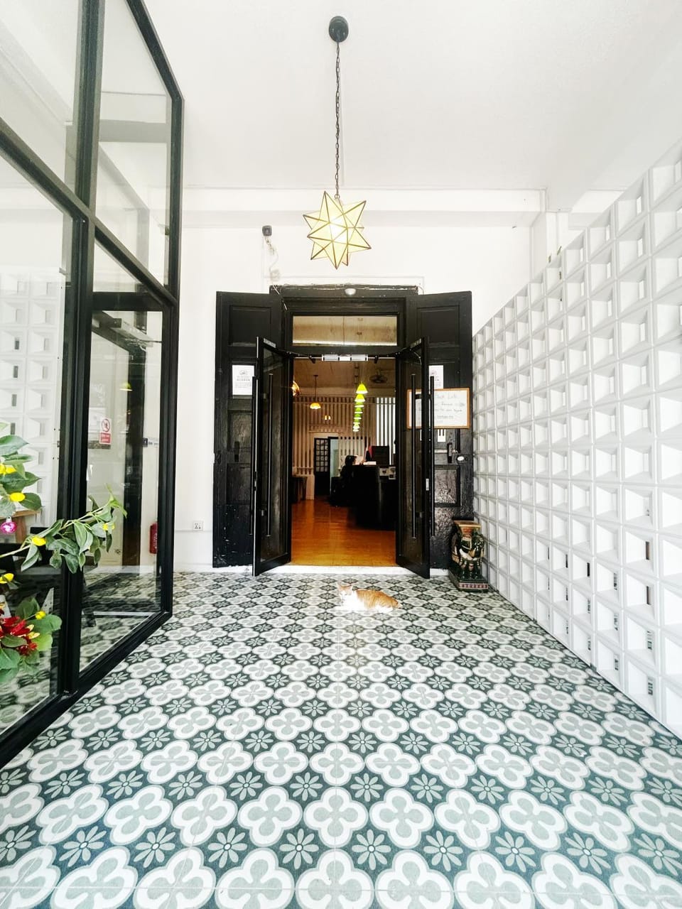 SYRI Boutique Guesthouse Restaurant & Cafe Bed and Breakfast in Vientiane
