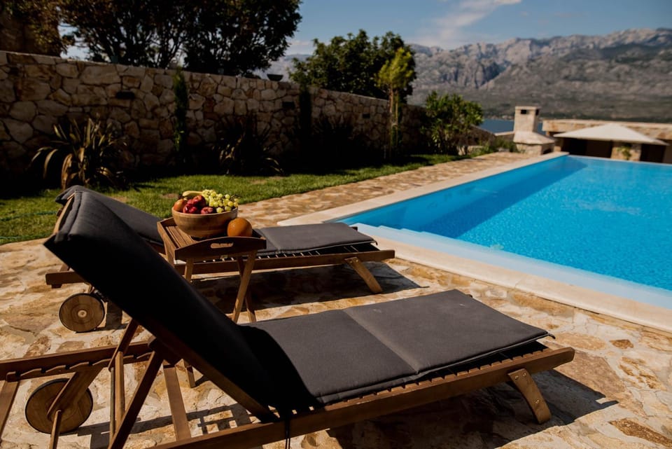 La Familia-Peaceful Villa, Private Pool, Sea and Velebit View Villa in Zadar County
