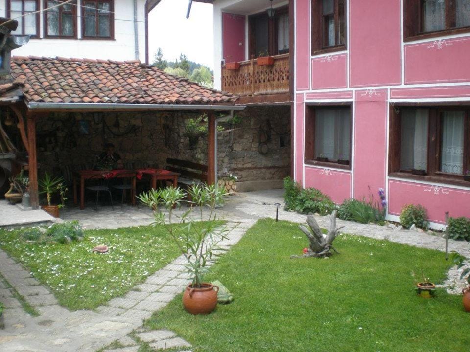 Nenchova Guest House Bed and Breakfast in Bulgaria
