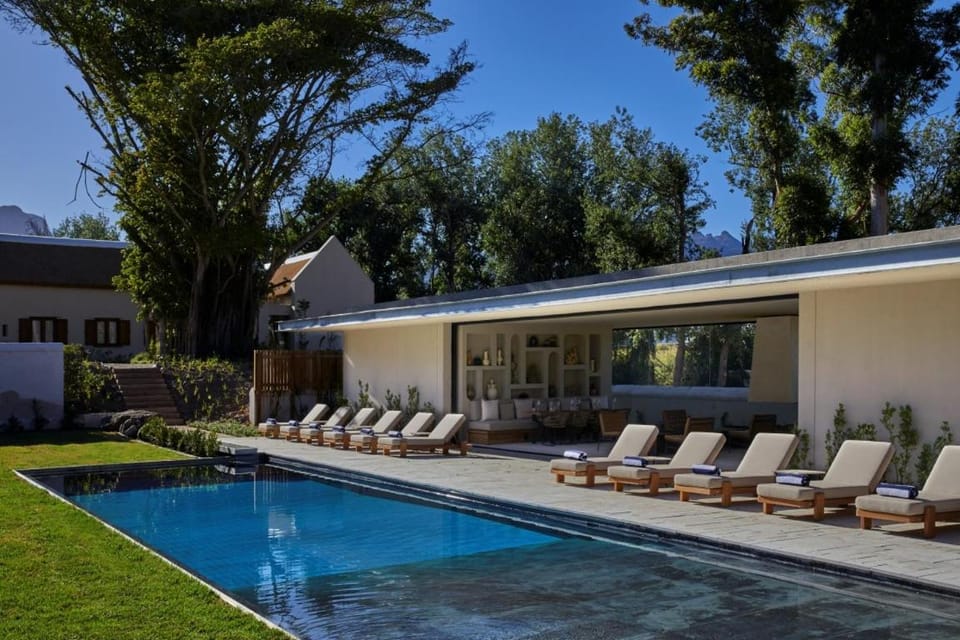 Swimming pool, sunbed