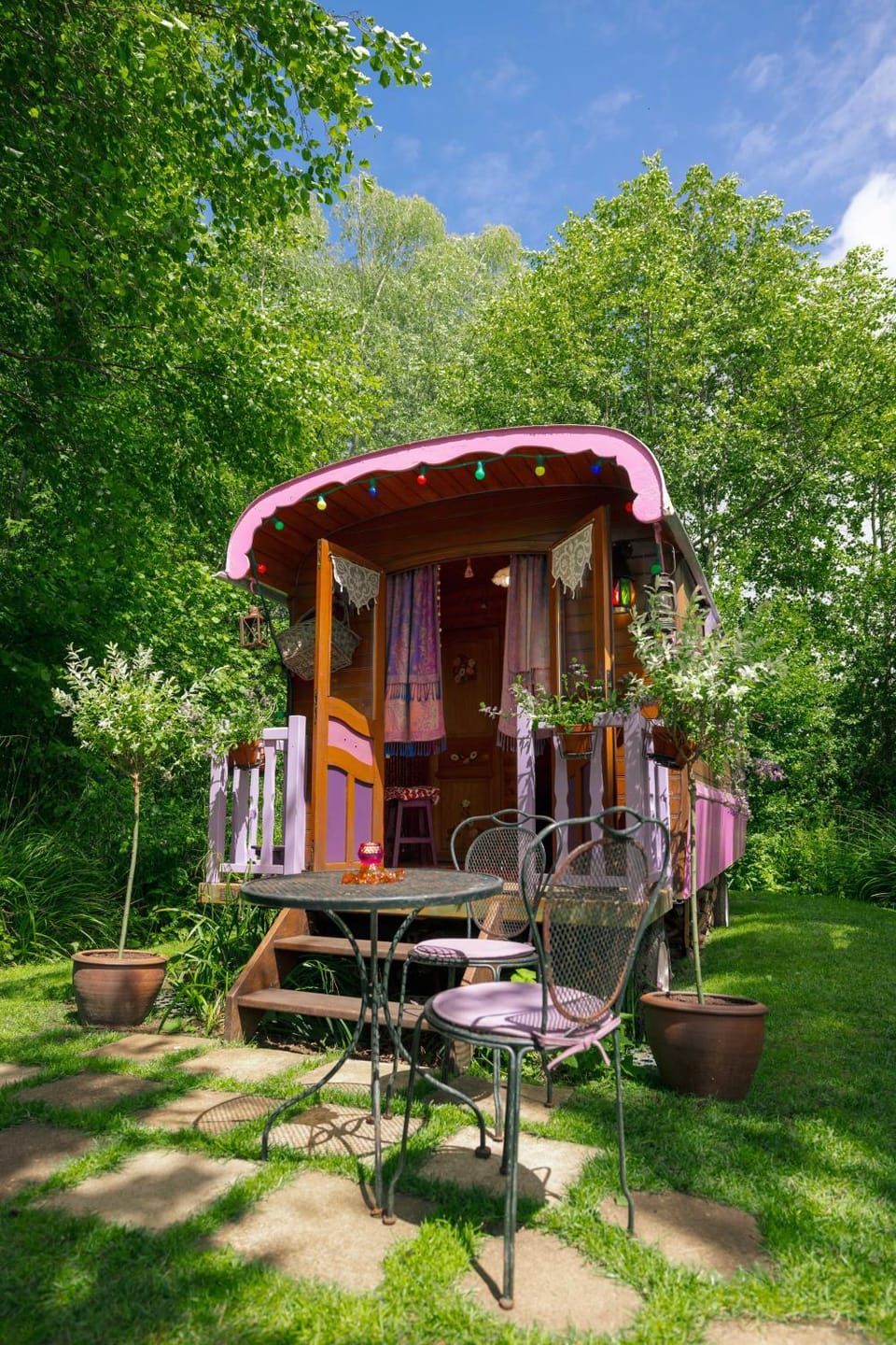 Roulotte du Rouard Bed and Breakfast in Hauts-de-France