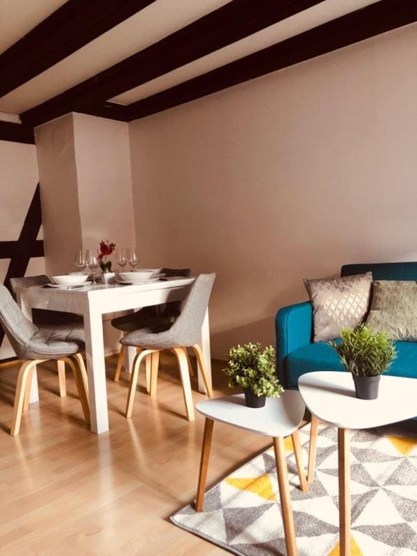 Living room, Dining area