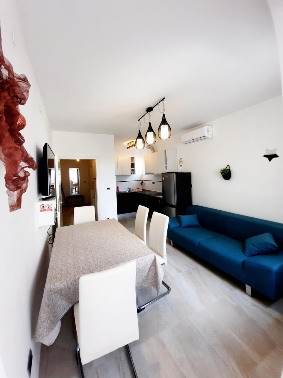 Living room, Photo of the whole room