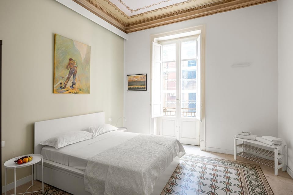 Photo of the whole room, Bedroom