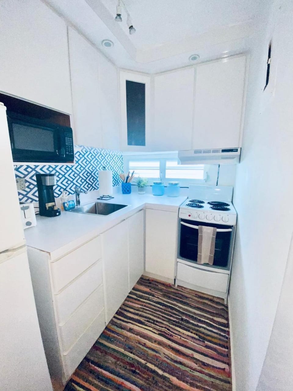 Ocean Breeze for 2 Pool Beach Access Condado Apartment in San Juan