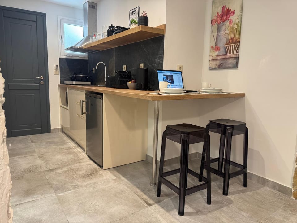 Kitchen or kitchenette, stove