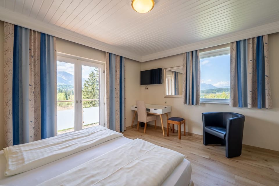 Bed, View (from property/room), Bedroom
