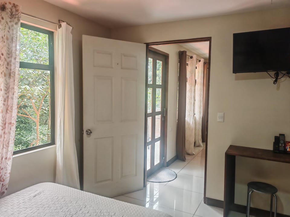 CASA GERANIOS # 2 Apartment in Monteverde