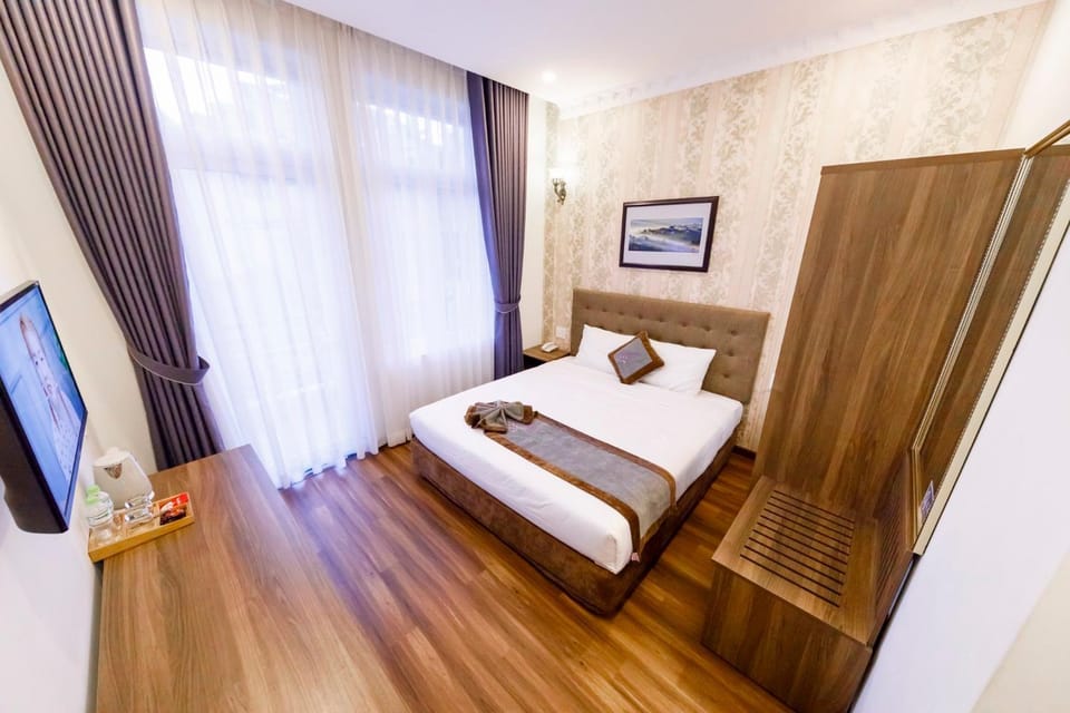 Bed, TV and multimedia, Photo of the whole room, Bedroom, wardrobe