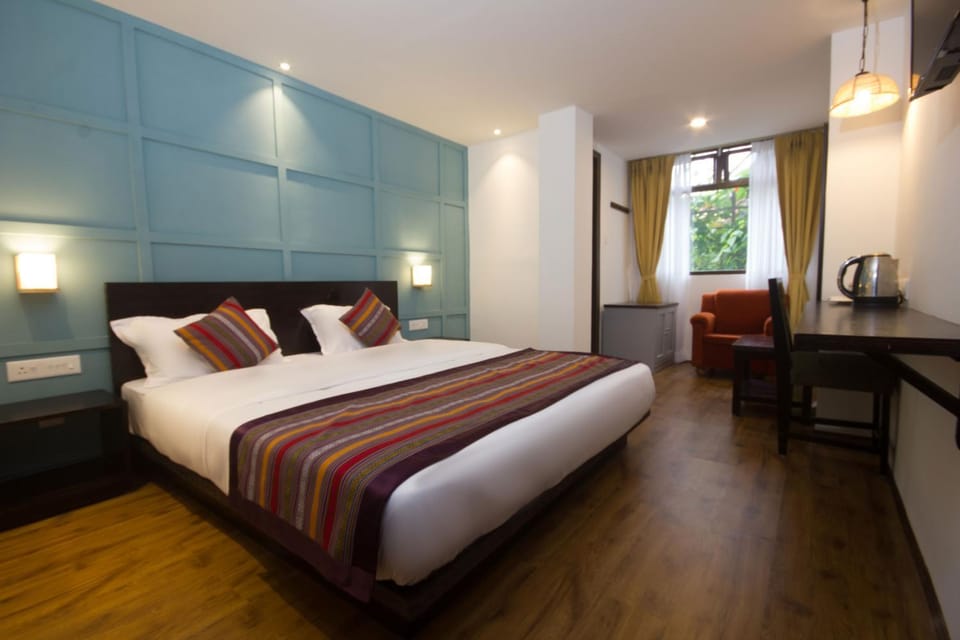 Photo of the whole room, Bedroom, Garden view