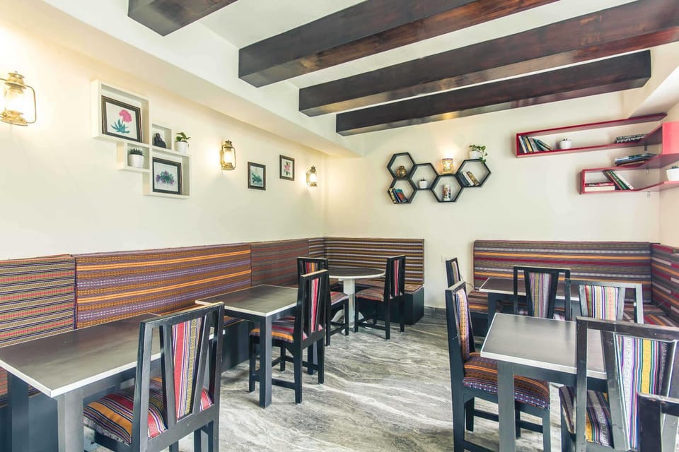 Property building, Restaurant/places to eat, Lobby or reception