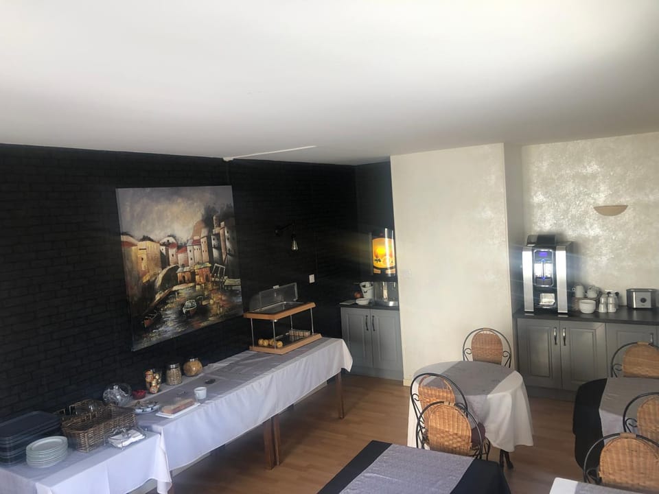 Logis Hôtels - Hôtel et Restaurant Les Cordeliers Hotel in Casteljaloux