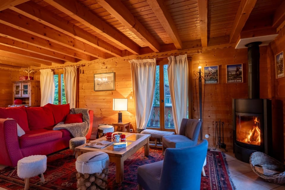Living room, fireplace, fireplace