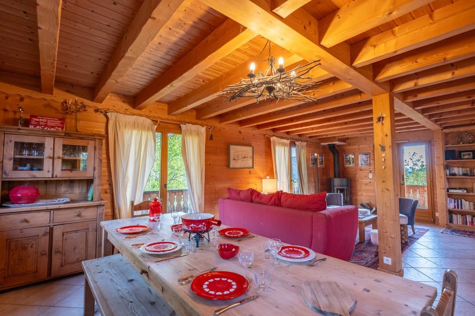 Dining area, Meals