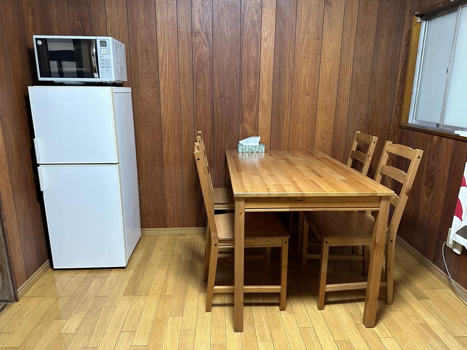 Dining area, minibar
