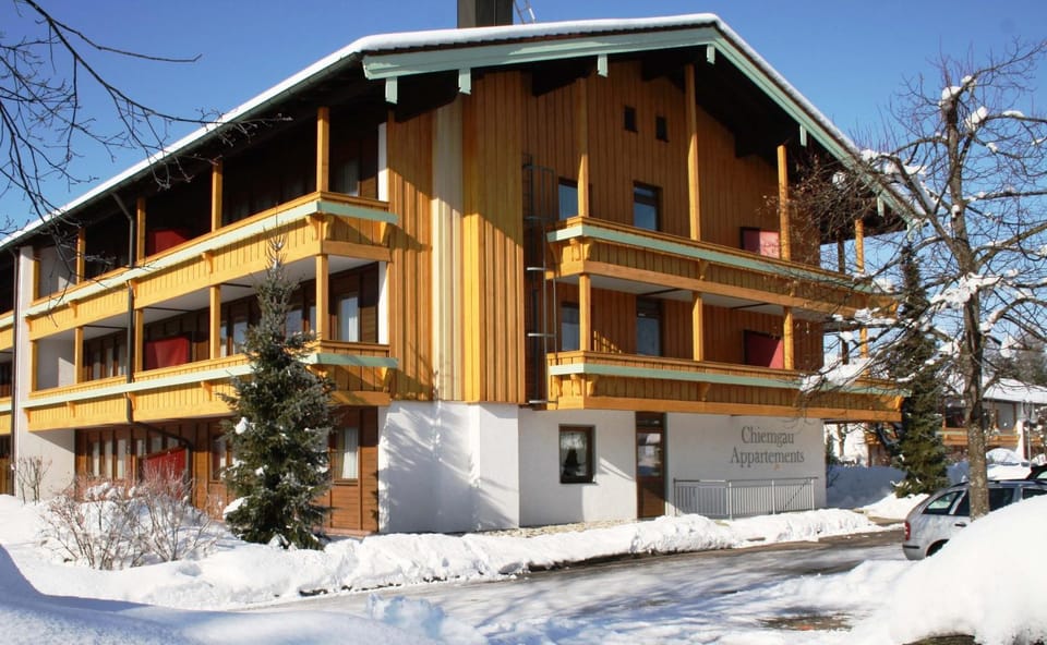 Facade/entrance, Winter