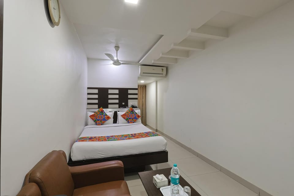 Bed, Photo of the whole room, Bedroom, air conditioner
