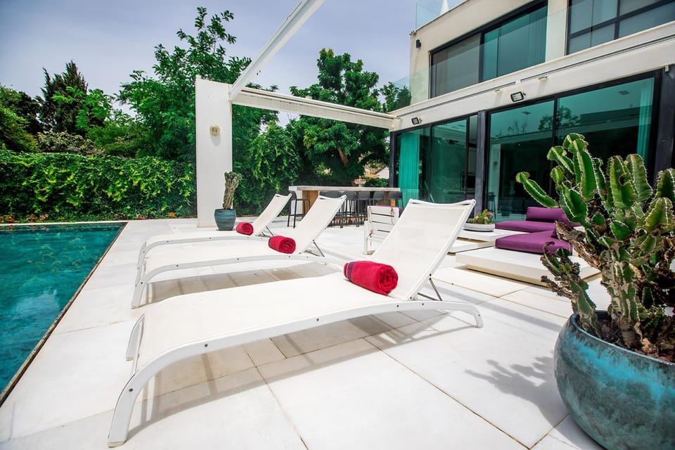 The Mansion by Five Stay Villa in Herzliya