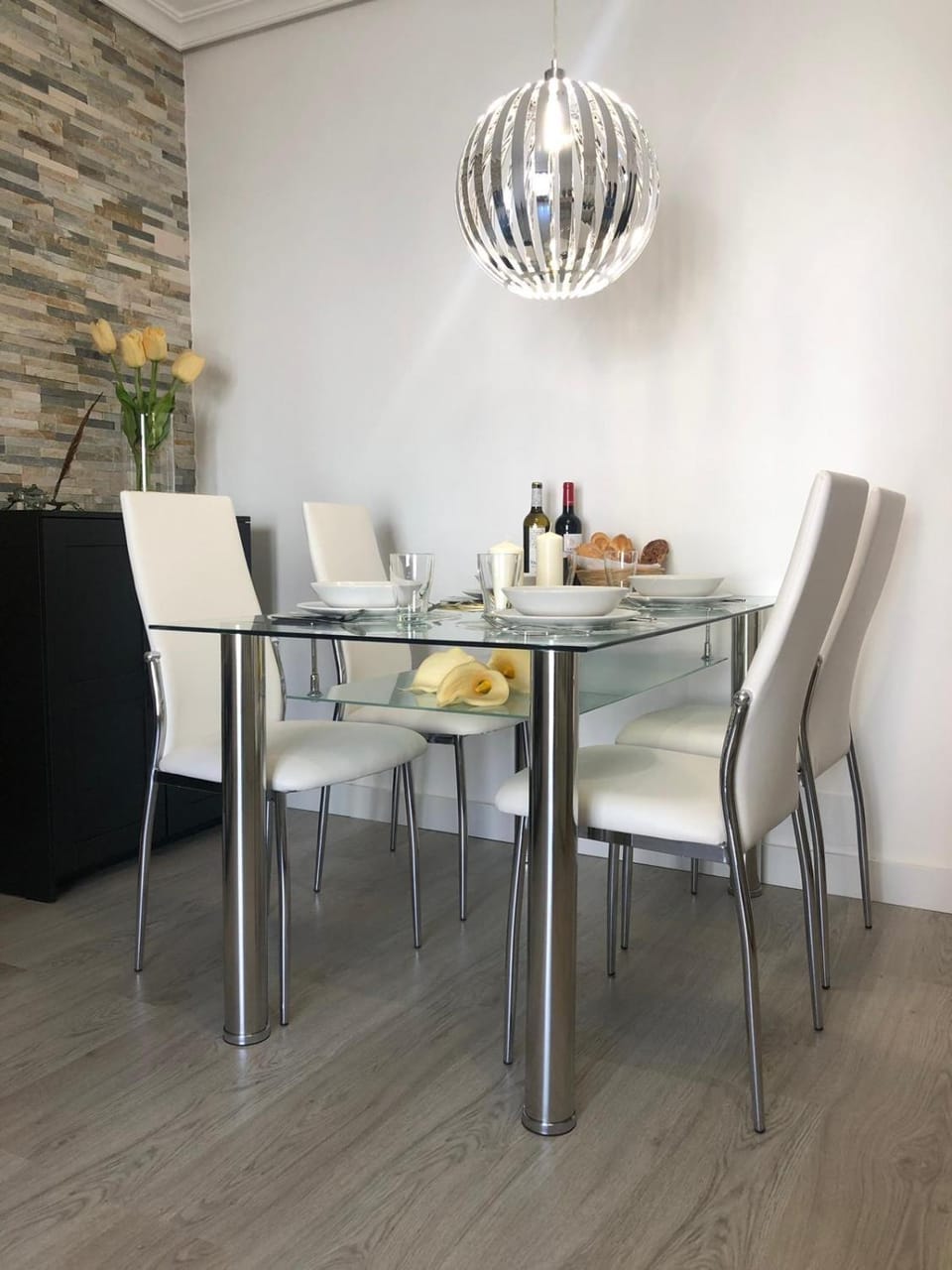 Food and drinks, Dining area