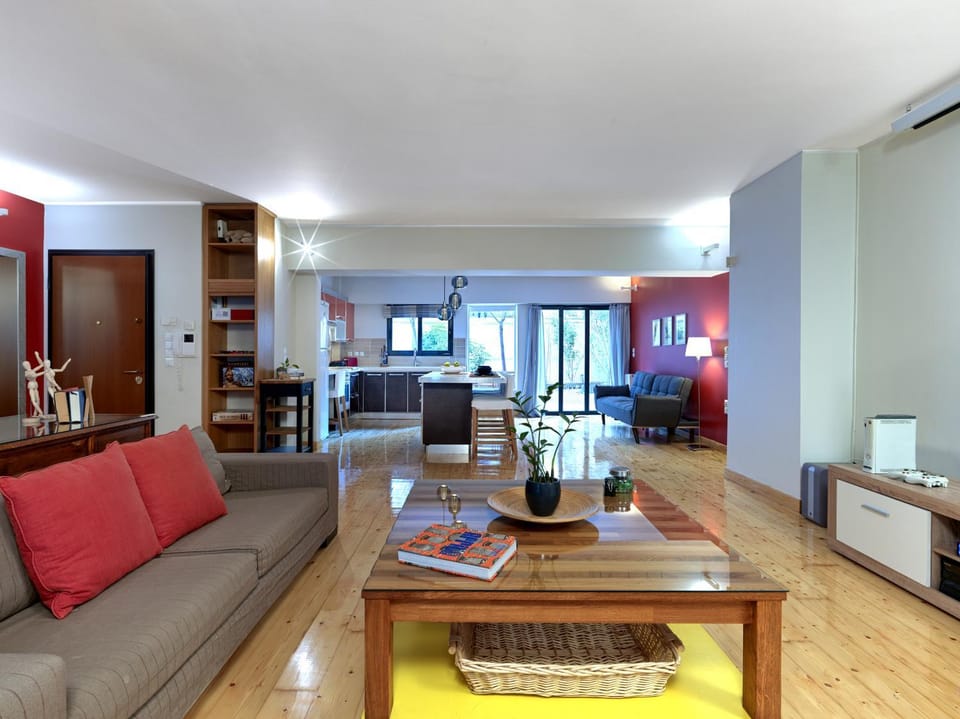 Communal lounge/ TV room, Living room