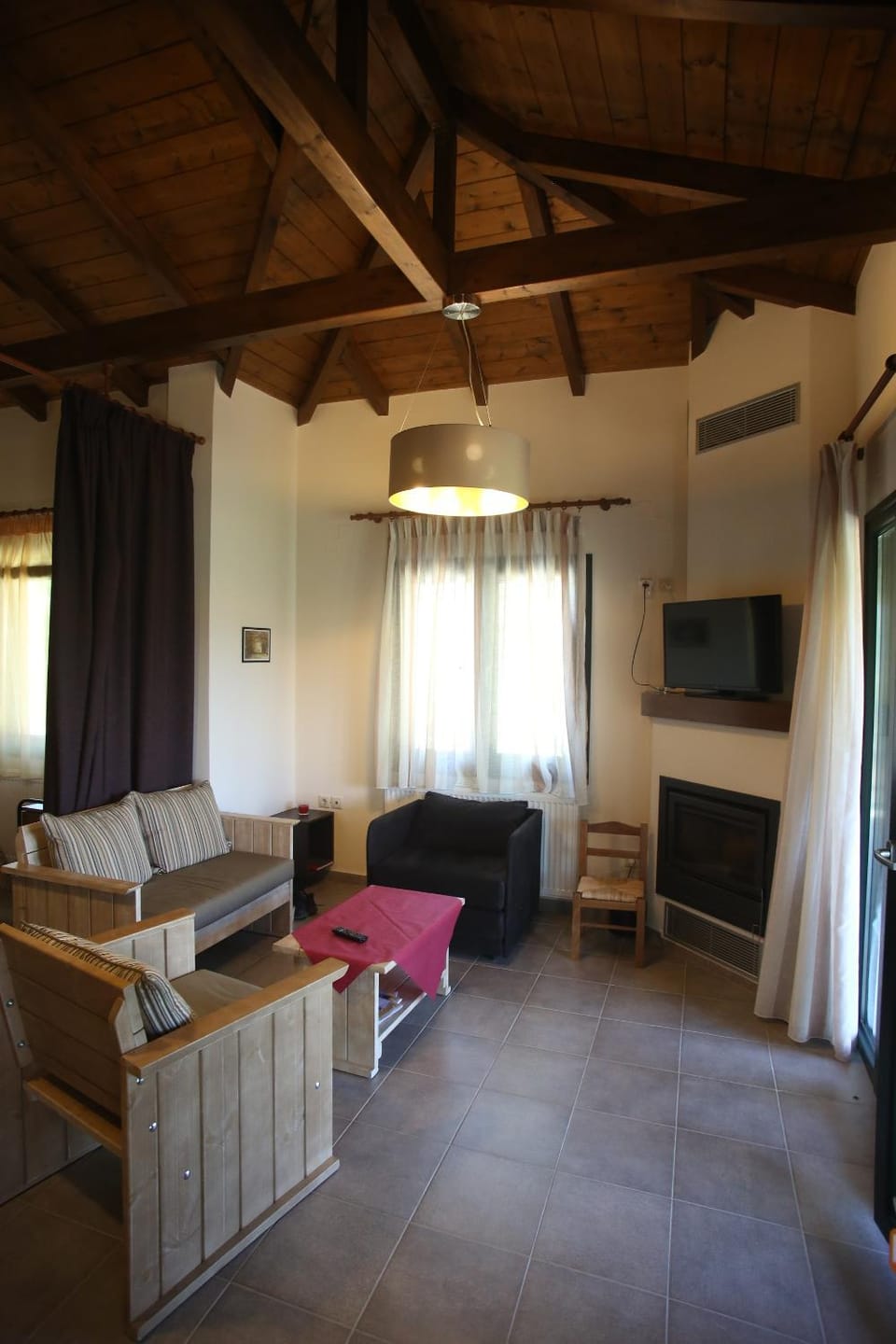 TV and multimedia, Living room, Seating area, flat iron