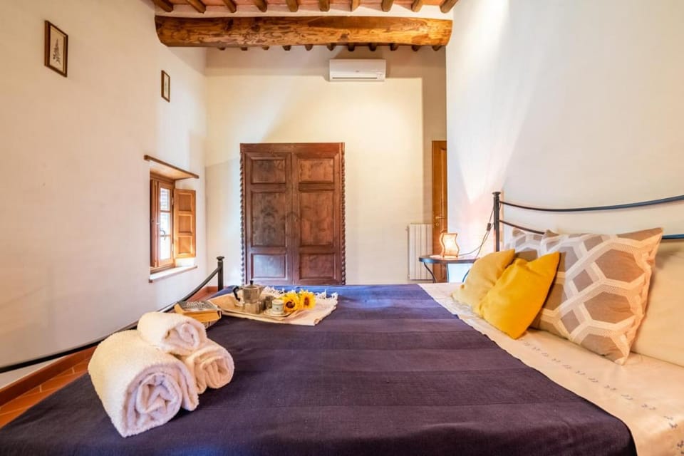 Bed, Photo of the whole room, Bedroom, towels, wardrobe