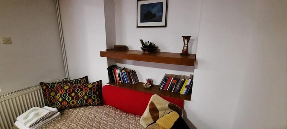 Library, Living room