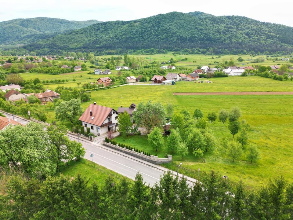 Property building, Spring, Day, Neighbourhood, Natural landscape, Mountain view