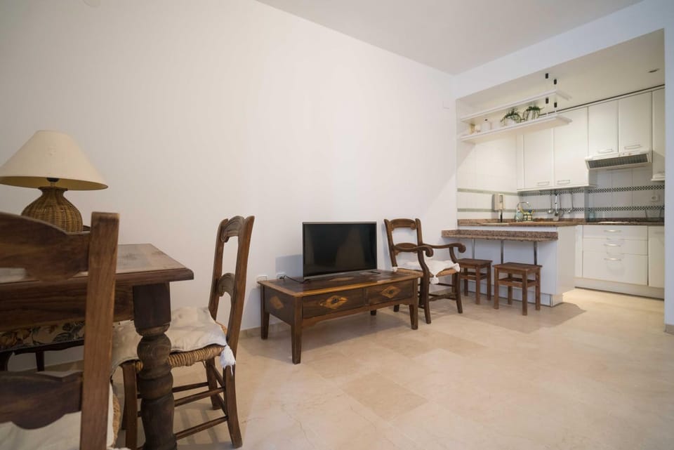 TV and multimedia, Living room, Dining area