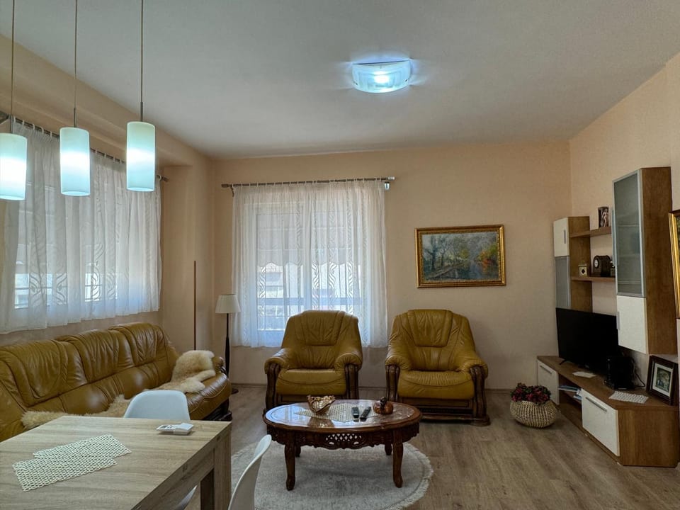 TV and multimedia, Living room, Dining area