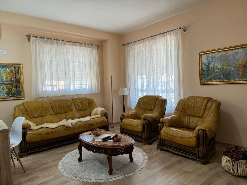 TV and multimedia, Living room, Dining area