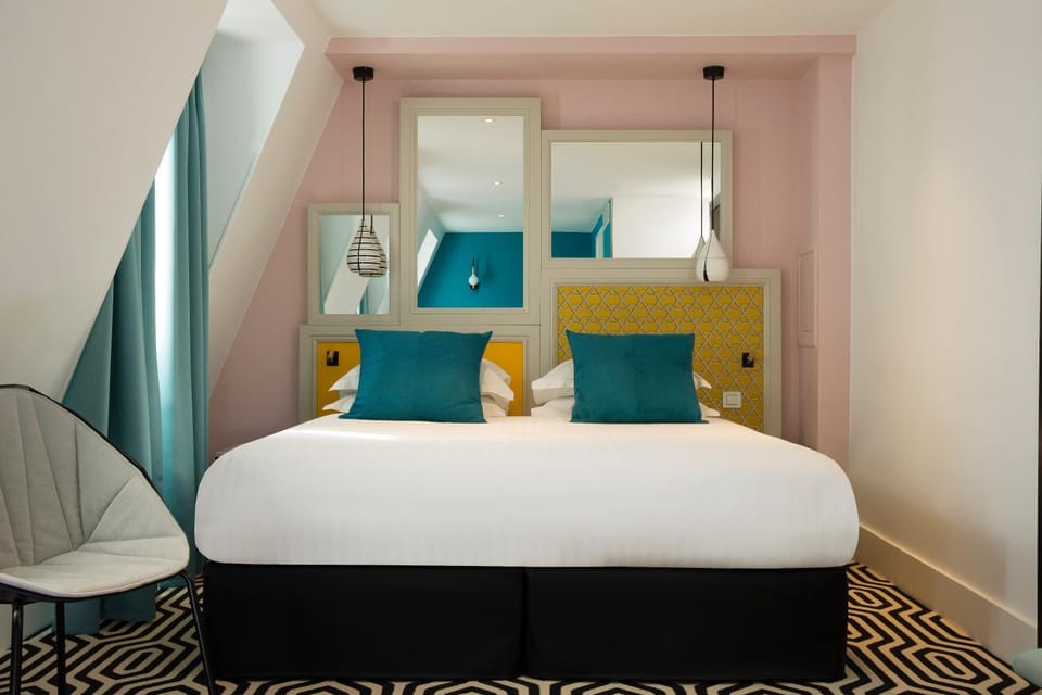 Bed, Photo of the whole room