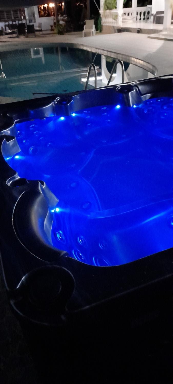 Hot Tub, Hot Tub