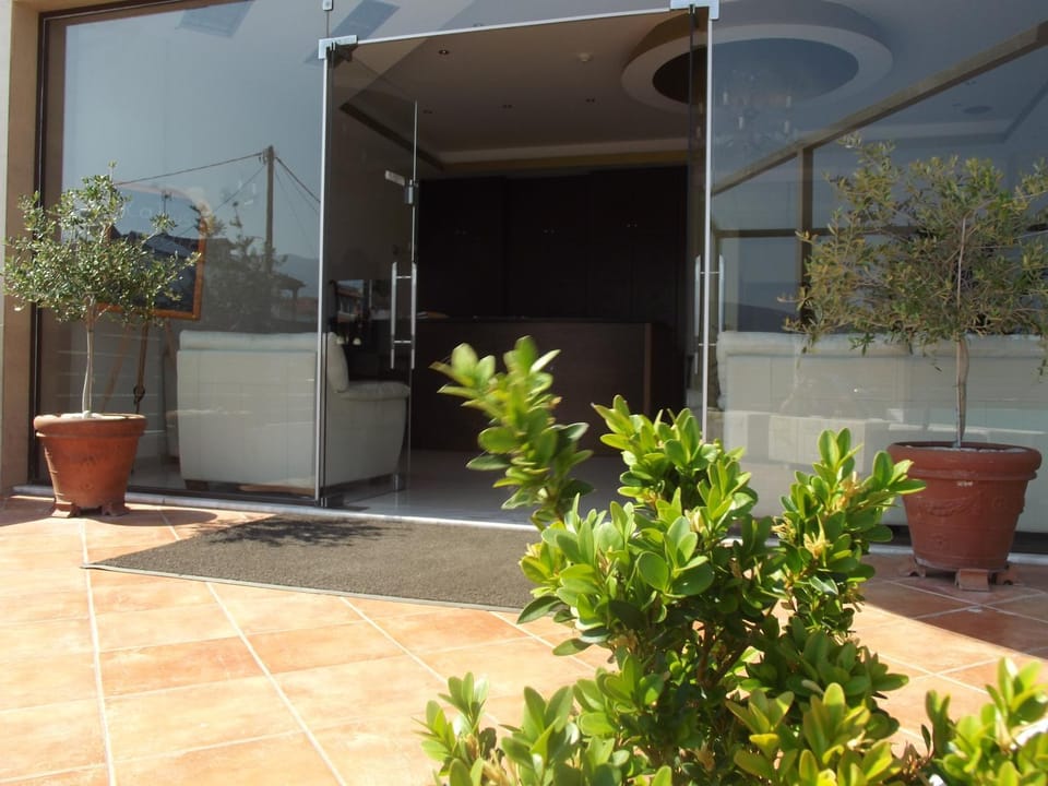 Facade/entrance, Day