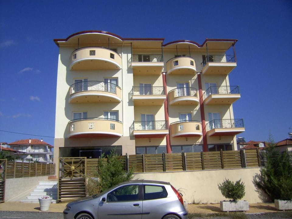 Property building, Day