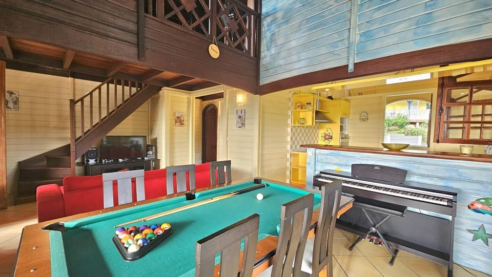 Billiard, Living room