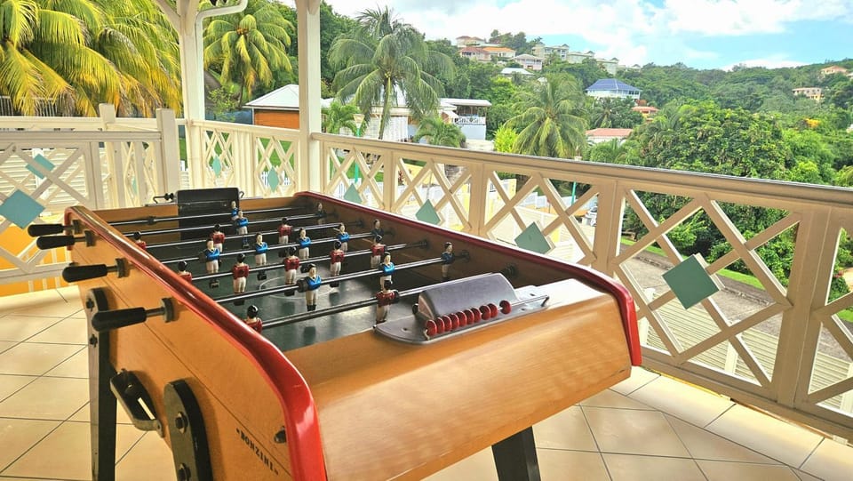 Day, Natural landscape, Game Room, Balcony/Terrace