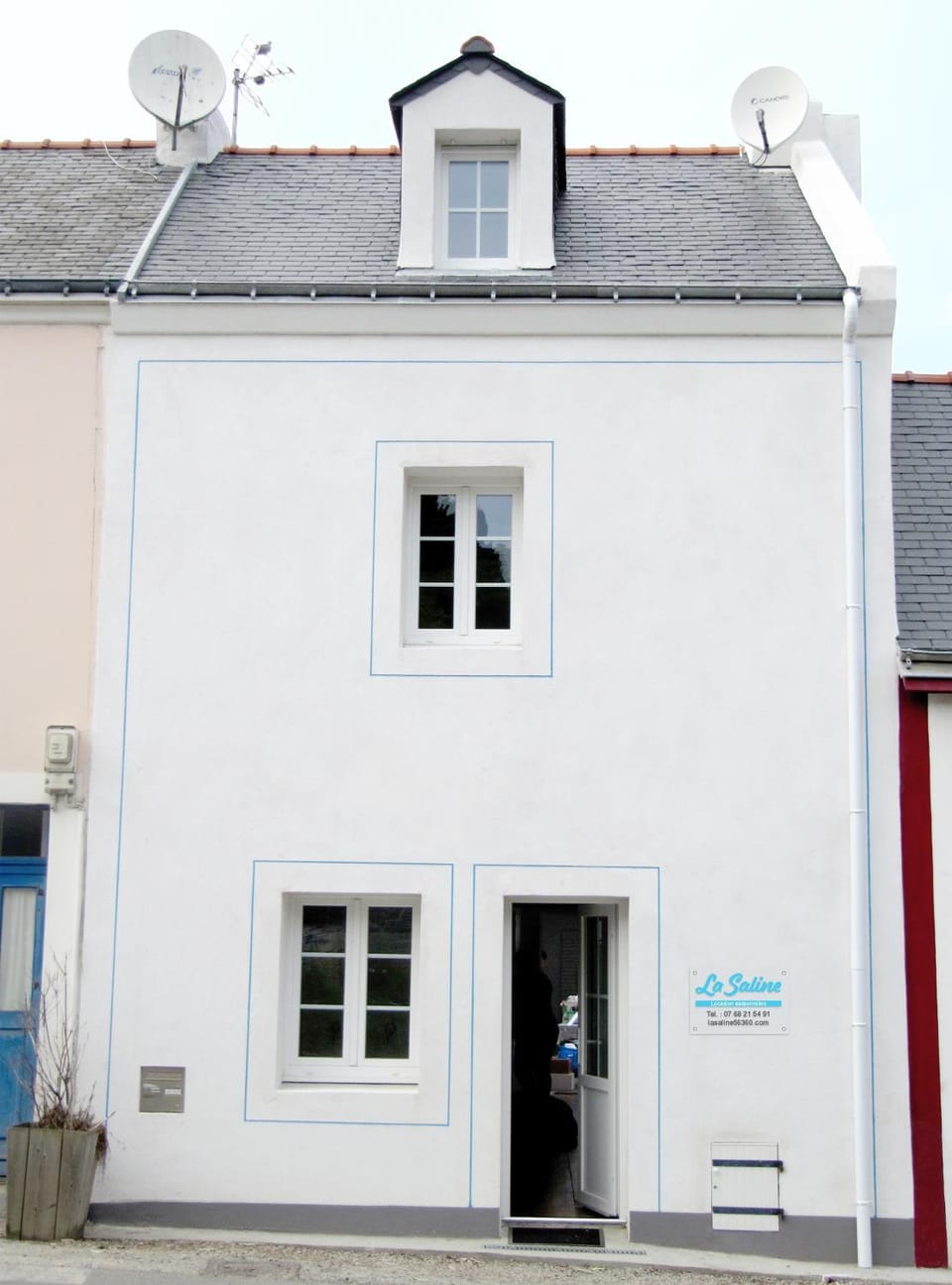 Facade/entrance