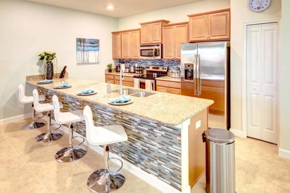 Storey Lake 4B3B Townhome Private Pool & Resort House in Kissimmee