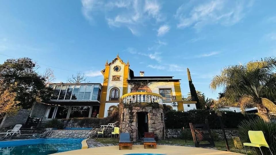 Hotel y cabañas FATVIAL 4 de Abril Hotel in Tanti