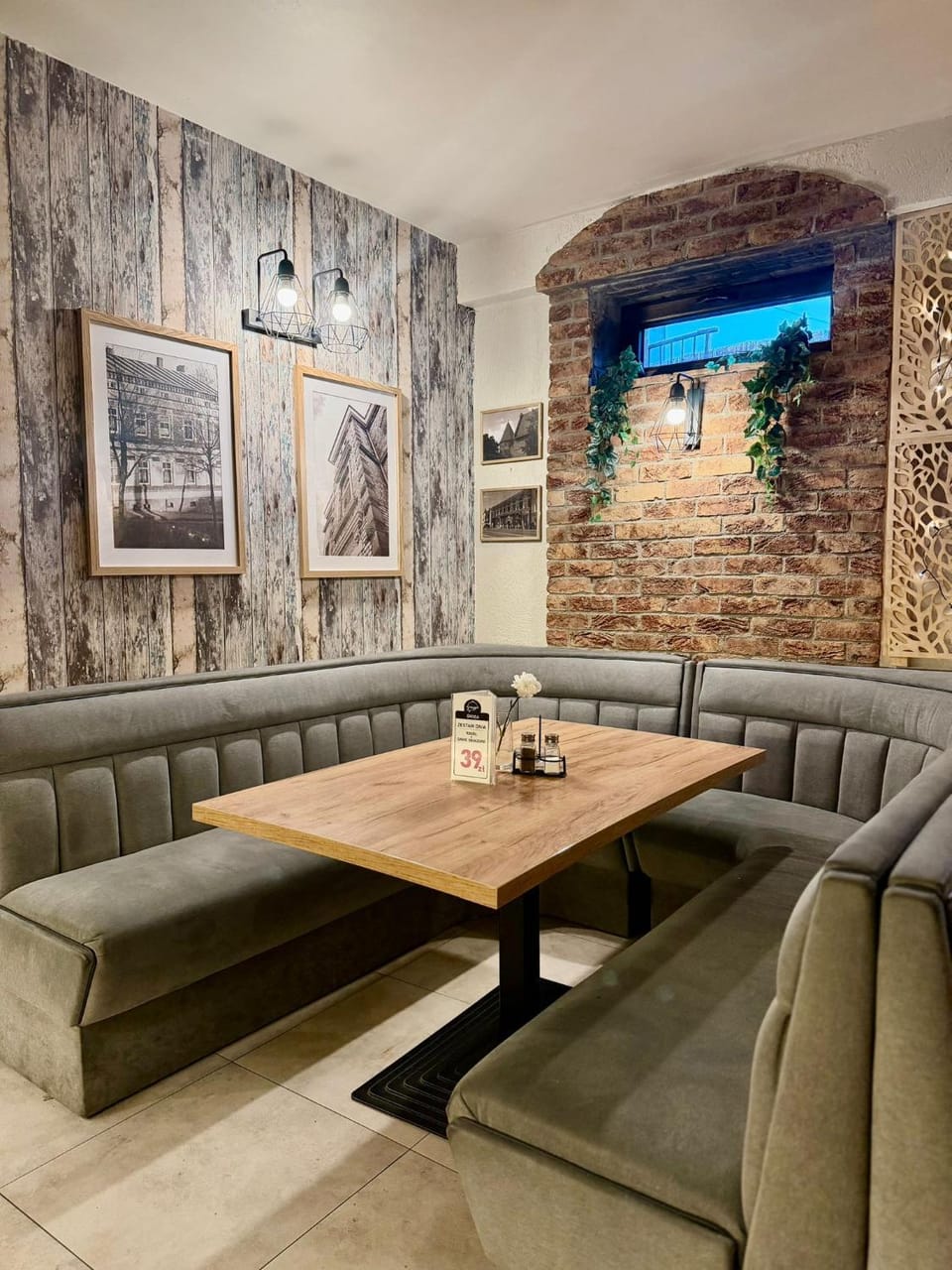 Restaurant/places to eat