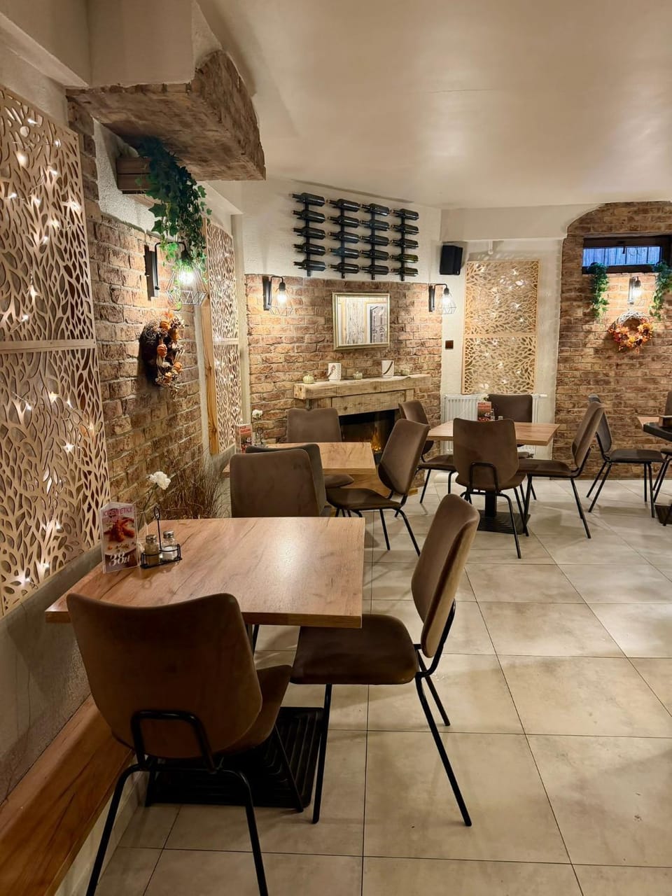 Restaurant/places to eat, Restaurant/places to eat, Food and drinks, Food