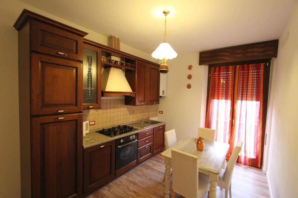 Communal kitchen, Area and facilities, stove