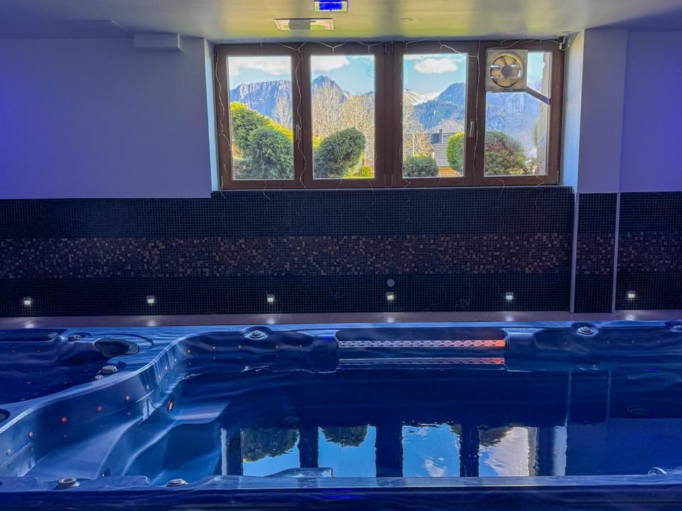 Hot Tub, Mountain view, Mountain view, Swimming pool